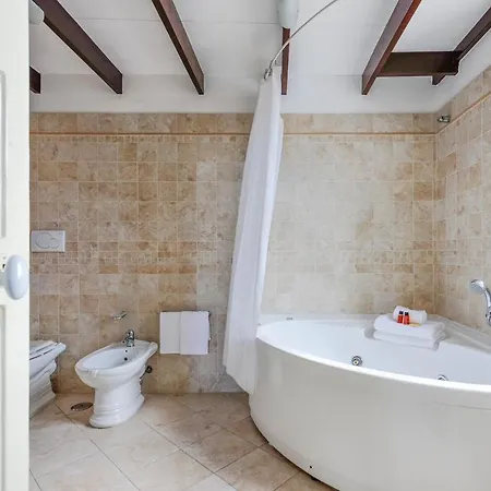 Castriota19 - Jacuzzi & Sit شقة